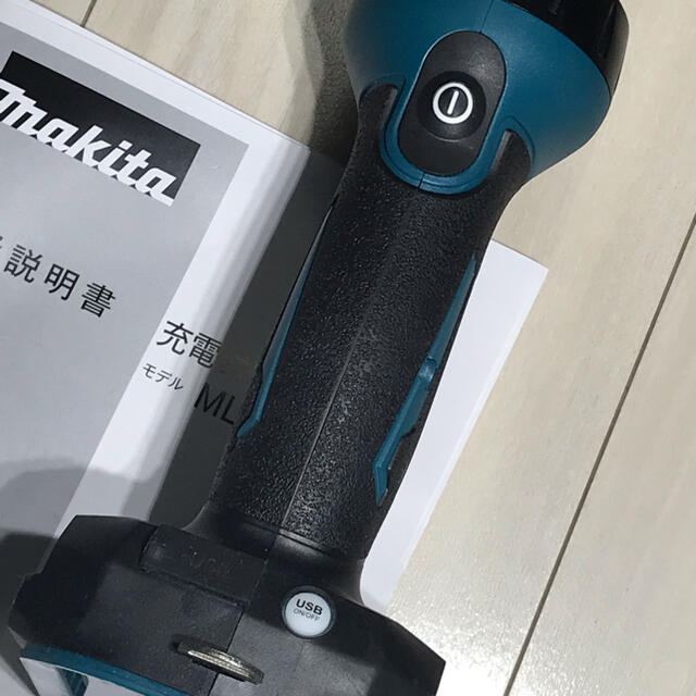 Makita(マキタ)のマキタ(Makita) 充電式ワークライト 40Vmax ML002G 中古 スポーツ/アウトドアの自転車(工具/メンテナンス)の商品写真