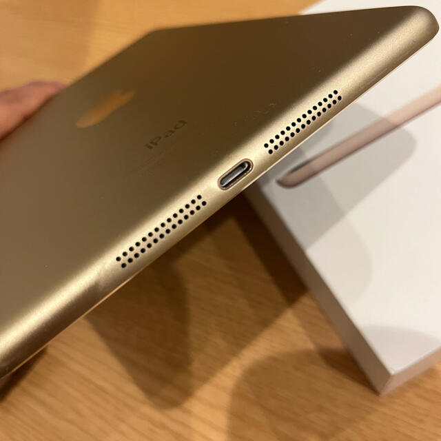 Apple(アップル)のiPad mini３　ゴールド スマホ/家電/カメラのPC/タブレット(タブレット)の商品写真