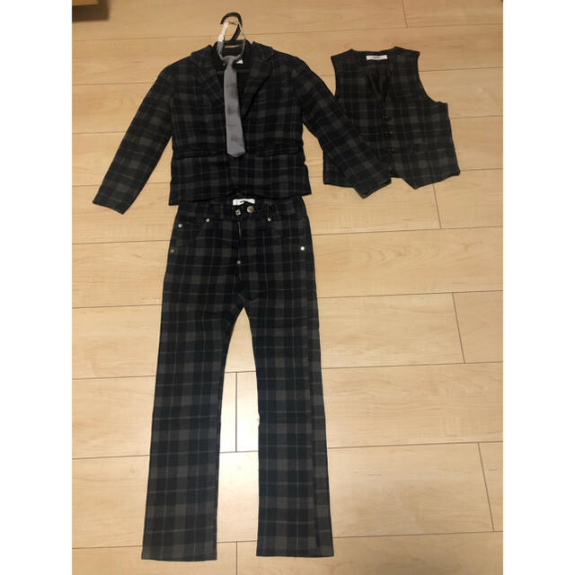 GENERATOR(ジェネレーター)のジェネレーター✩チェックスーツ120セット キッズ/ベビー/マタニティのキッズ服男の子用(90cm~)(ドレス/フォーマル)の商品写真