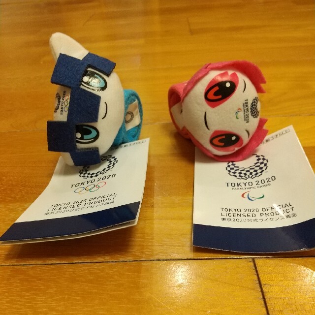 SEGA(セガ)の東京2020パラリンピックマスコット　ソメイティ　ミライトワ　ぱっちんバンド エンタメ/ホビーのおもちゃ/ぬいぐるみ(キャラクターグッズ)の商品写真
