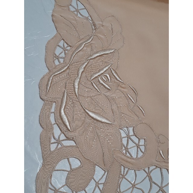 刺繍シルクスカーフ レディースのファッション小物(バンダナ/スカーフ)の商品写真