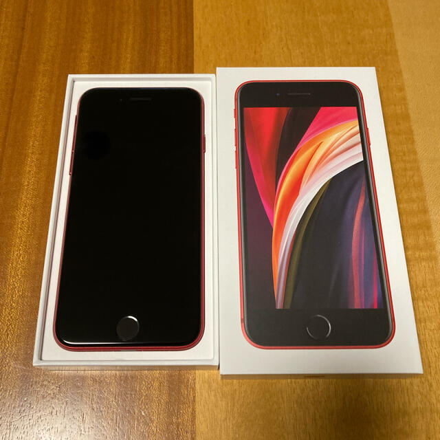 Apple(アップル)のiPhone SE2 128GB 中古 美品 レッド スマホ/家電/カメラのスマートフォン/携帯電話(スマートフォン本体)の商品写真