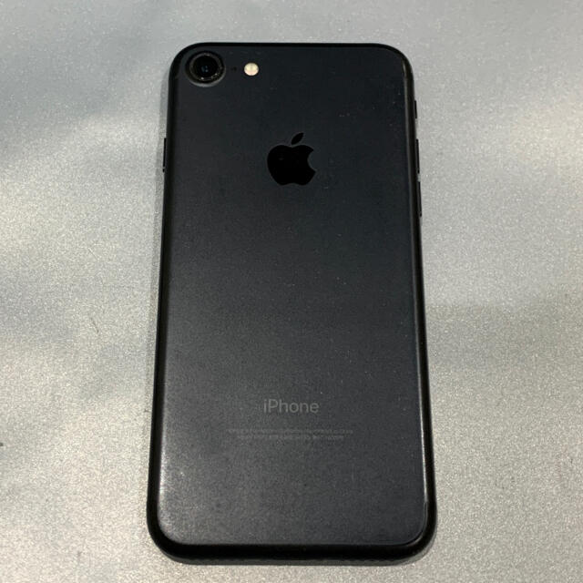 iPhone7 32GB MNCE2J/A simフリー ブラック スマホ/家電/カメラのスマートフォン/携帯電話(スマートフォン本体)の商品写真