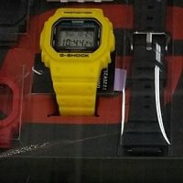 G-SHOCK(ジーショック)の超人気モデル　カシオ　G-SHOCK　DWE-5600R-9JR　　 メンズの時計(腕時計(デジタル))の商品写真