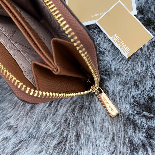 ブランドサイト MICHAEL KORS ホワイト シグネチャー 折り財布 キー