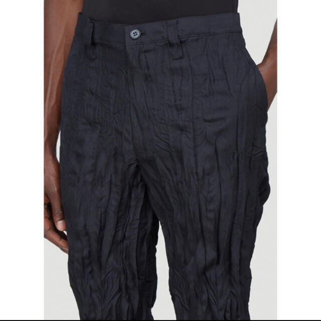 ISSEY MIYAKE(イッセイミヤケ)のISSEY MIYAKE corduroy plisse pants メンズのパンツ(スラックス)の商品写真