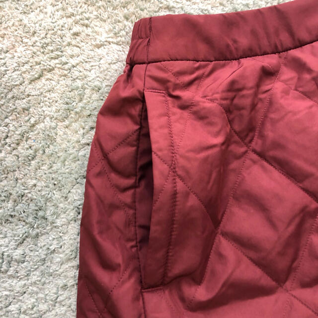 UNIQLO(ユニクロ)のユニクロ　防風ウォームイージースカートＳサイズ レディースのスカート(ひざ丈スカート)の商品写真