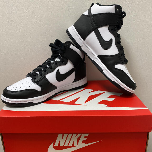 NIKE(ナイキ)のNIKE WMNS DUNK HIGH BLACK AND WHITE25.5㎝ レディースの靴/シューズ(スニーカー)の商品写真