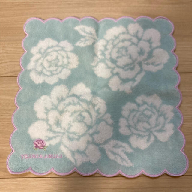 LAURA ASHLEY(ローラアシュレイ)のダリア様専用　新品　ローラアシュレイタオル レディースのファッション小物(ハンカチ)の商品写真