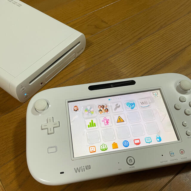 Wii U(ウィーユー)のNintendo WiiU セット エンタメ/ホビーのゲームソフト/ゲーム機本体(家庭用ゲーム機本体)の商品写真
