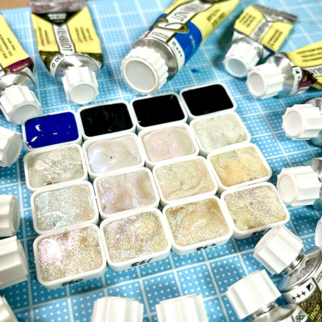 レンブラント 透明水彩 特殊色中心 16色小分けセット 1ml エンタメ/ホビーのアート用品(絵の具/ポスターカラー)の商品写真