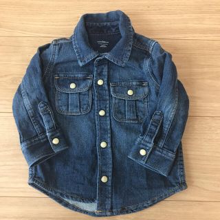 ベビーギャップ(babyGAP)のbaby GAP ベビーギャップ　デニムシャツ　70センチ(ジャケット/コート)