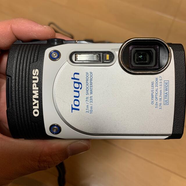 OLYMPUS(オリンパス)のOLYMPUS TG-850 Tough ホワイト スマホ/家電/カメラのカメラ(コンパクトデジタルカメラ)の商品写真