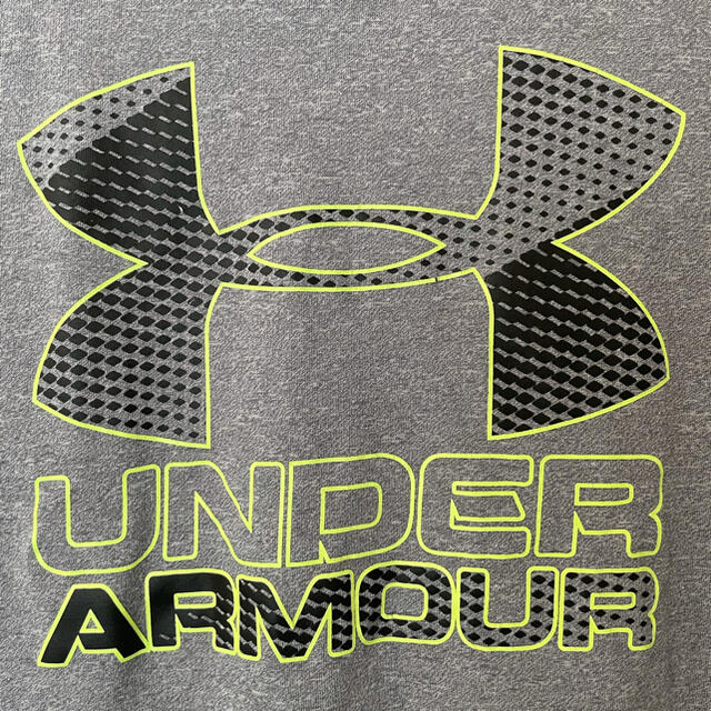 UNDER ARMOUR(アンダーアーマー)のキッズ　Tシャツ　アンダーアーマー　150   キッズ/ベビー/マタニティのキッズ服男の子用(90cm~)(Tシャツ/カットソー)の商品写真