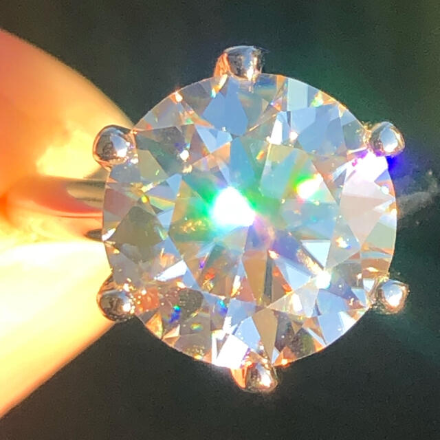 大粒５ct！！！本物保証！！！モアッサナイトリング レディースのアクセサリー(リング(指輪))の商品写真