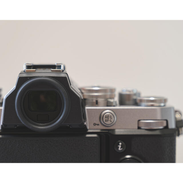Nikon(ニコン)のNikon Z fc 16-50 VR SLレンズキット スマホ/家電/カメラのカメラ(ミラーレス一眼)の商品写真