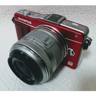 オリンパス(OLYMPUS)の専用　　OLYMPUS PEN mini E-PM2☆レッド(ミラーレス一眼)