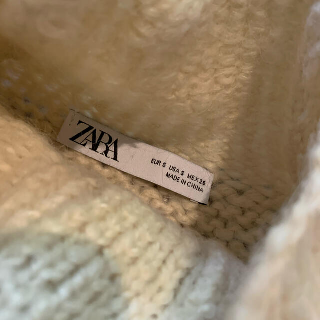 ZARA(ザラ)のZARA 人気完売　ニット　カーディガン　ハート柄　S レディースのトップス(カーディガン)の商品写真