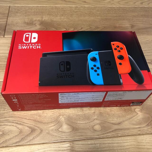 Nintendo Switch(ニンテンドースイッチ)の【新品未開封おまけ付き】Nintendo Switchネオンブルー/ネオンレッド エンタメ/ホビーのゲームソフト/ゲーム機本体(家庭用ゲーム機本体)の商品写真