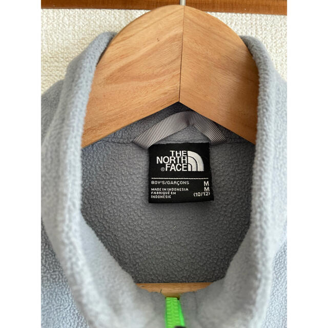 THE NORTH FACE(ザノースフェイス)のTHE NORTH FACE フリース (キッズMサイズ) キッズ/ベビー/マタニティのキッズ服男の子用(90cm~)(その他)の商品写真