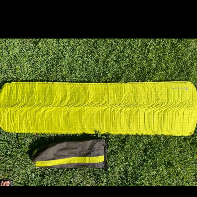 Snow Peak(スノーピーク)のsnowpeak スノーピーク　寝袋　マット　セット　バグー スポーツ/アウトドアのアウトドア(寝袋/寝具)の商品写真