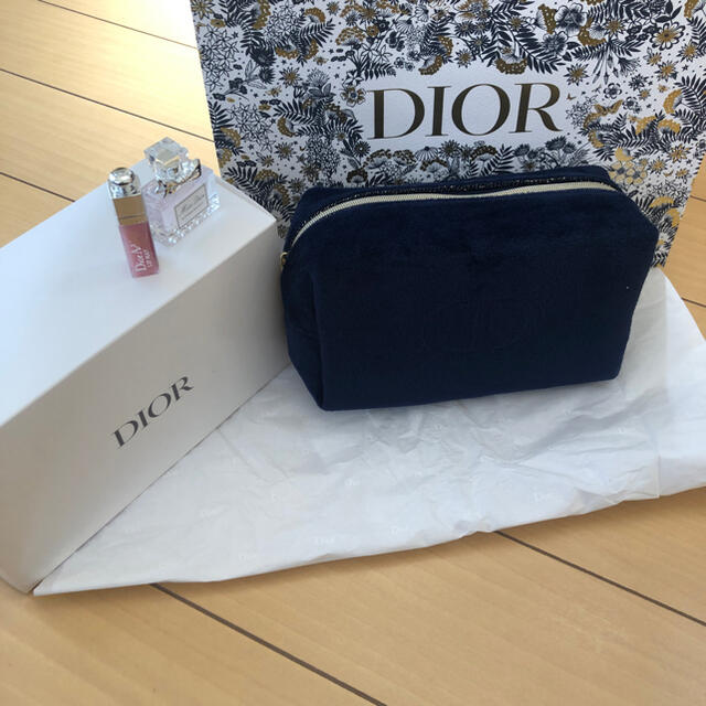 Dior(ディオール)のDIOR アディクト　クリスマス　オファー　2021 コフレ　ノベルティー コスメ/美容のキット/セット(コフレ/メイクアップセット)の商品写真