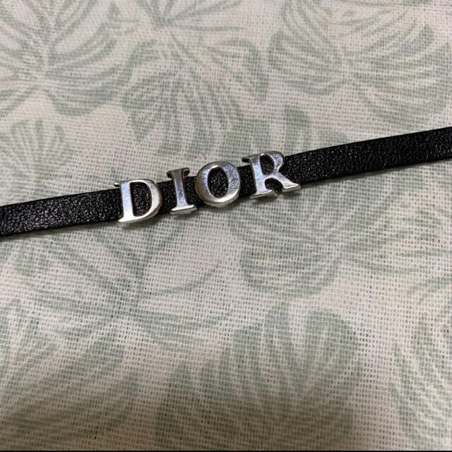 Christian Dior(クリスチャンディオール)のdior ロゴ　レザーブレスレット レディースのアクセサリー(ブレスレット/バングル)の商品写真