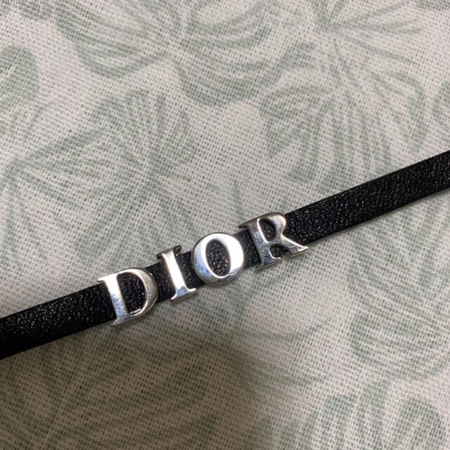 Christian Dior(クリスチャンディオール)のdior ロゴ　レザーブレスレット レディースのアクセサリー(ブレスレット/バングル)の商品写真