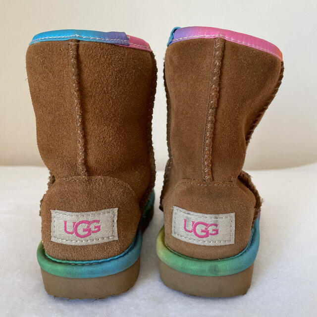 UGG(アグ)のUGG 子供用ブーツ キッズ/ベビー/マタニティのキッズ靴/シューズ(15cm~)(ブーツ)の商品写真