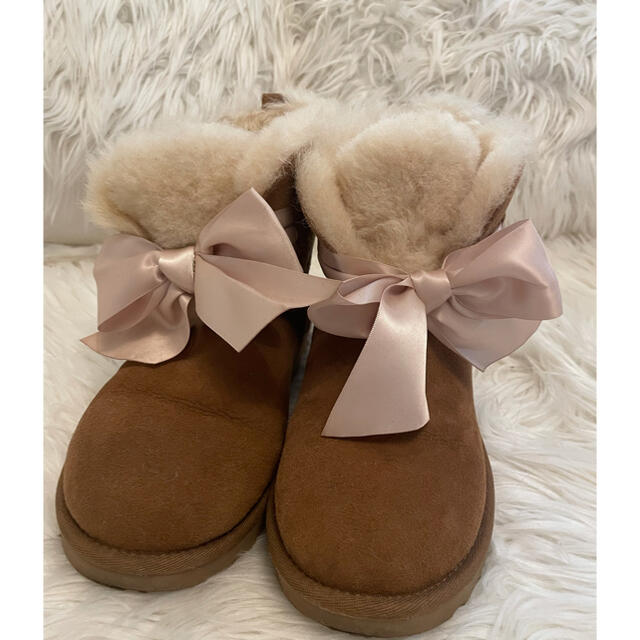 美品！アグ UGGリボンブーツ 24cm - ブーツ