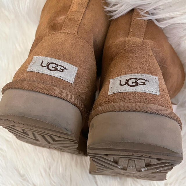 UGG(アグ)の美品！アグ　UGGリボンブーツ　24cm レディースの靴/シューズ(ブーツ)の商品写真