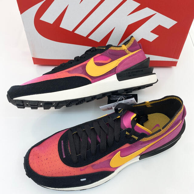 NIKE(ナイキ)のNIKE WAFFLE ONE ナイキ　ワッフルワン　スニーカー　23.5cm レディースの靴/シューズ(スニーカー)の商品写真