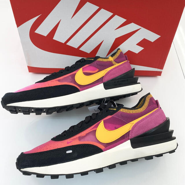 NIKE(ナイキ)のNIKE WAFFLE ONE ナイキ　ワッフルワン　スニーカー　23.5cm レディースの靴/シューズ(スニーカー)の商品写真