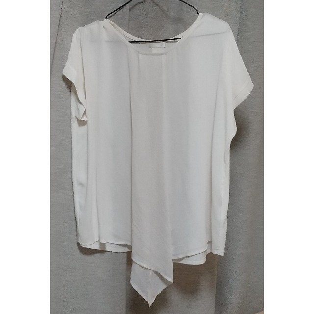 DRESKIP(ドレスキップ)のシンプル 白トップス レディースのトップス(Tシャツ(半袖/袖なし))の商品写真