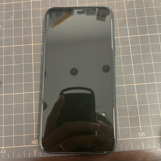 iPhone 11 pro 256GB SIMフリー ミッドナイトグリーン iPhone 11 pro 256GB SIMフリー ミッドナイトグリーン