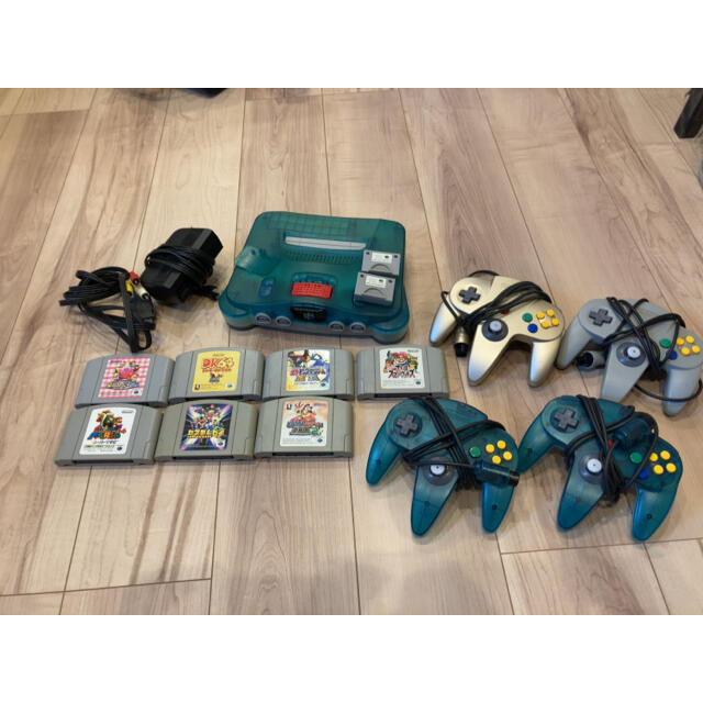 NINTENDO 64(ニンテンドウ64)のニンテンドー64 拡張メモリ・コントローラーパック付き ソフトセット  エンタメ/ホビーのゲームソフト/ゲーム機本体(家庭用ゲーム機本体)の商品写真