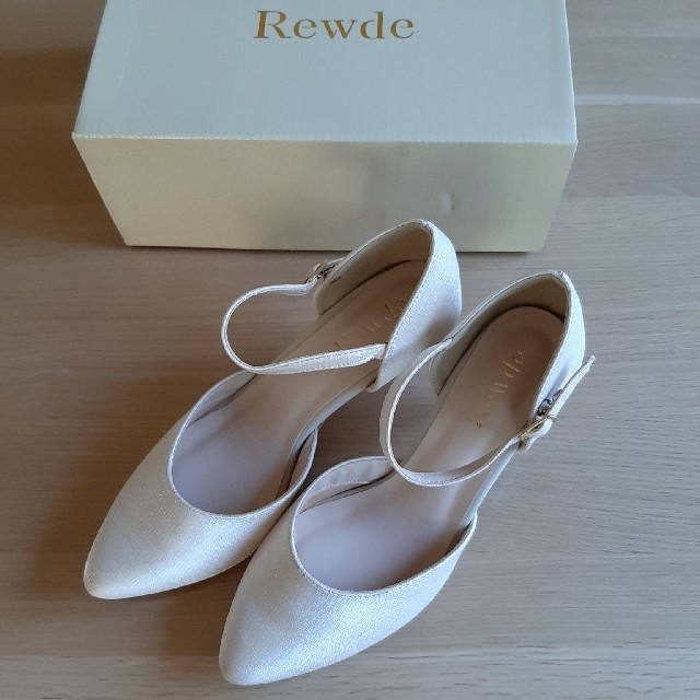 Rew de Rew(ルーデルー)のフォーマル　パンプス　ベージュ　24.5センチ レディースの靴/シューズ(ハイヒール/パンプス)の商品写真