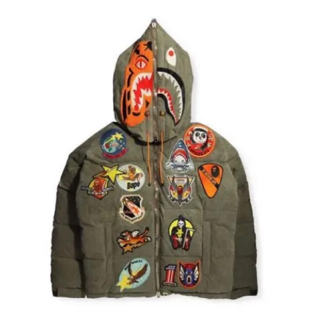 A BATHING APE(アベイシングエイプ)のBAPE X READYMADE TIGER SHARK DOWN JACKET メンズのジャケット/アウター(ダウンジャケット)の商品写真