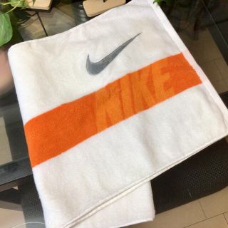 ナイキ(NIKE)のNIKE ナイキスポーツタオル新品未使用品(ウェア)