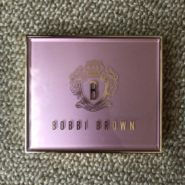 BOBBI BROWN(ボビイブラウン)のbobbi brown pink glow luxe eye shadow コスメ/美容のベースメイク/化粧品(アイシャドウ)の商品写真