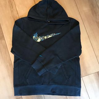 ナイキ(NIKE)のNIKE パーカー　150(ジャケット/上着)