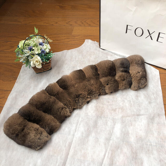 FOXEY(フォクシー)の美品♡ フォクシー  チンチラファー付き中綿ベスト♡ハロッズ  ルネ　セオリー レディースのジャケット/アウター(ダウンベスト)の商品写真