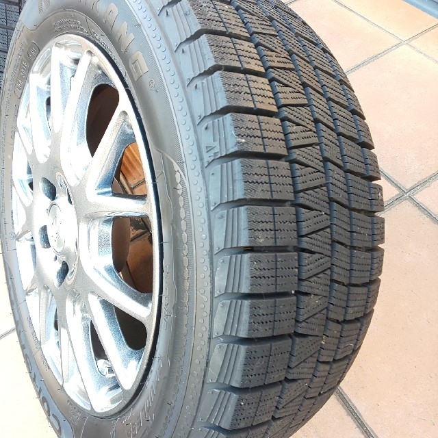 215/55R16 溝8〜9mm スタッドレスタイヤ 状態良 送料込 1