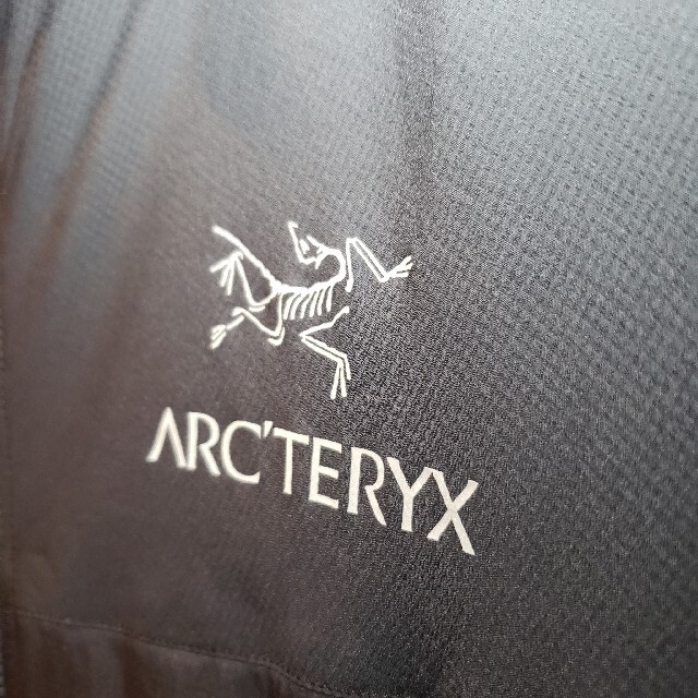 ARC'TERYX(アークテリクス)のARC'TERYX ATOM LT HOODYアークテリクス アトムLT メンズのジャケット/アウター(ダウンジャケット)の商品写真