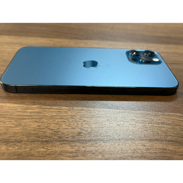 iPhone(アイフォーン)の【美品】iPhone12pro 256GB simフリー パシフィックブルー スマホ/家電/カメラのスマートフォン/携帯電話(スマートフォン本体)の商品写真