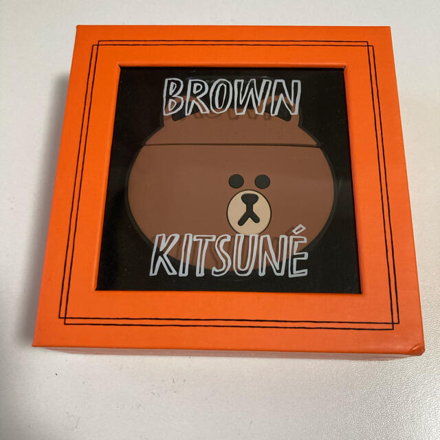 MAISON KITSUNE'(メゾンキツネ)の【新品】メゾンキツネ×ラインフレンズ BROWN AirPodsケース スマホ/家電/カメラのスマホアクセサリー(その他)の商品写真