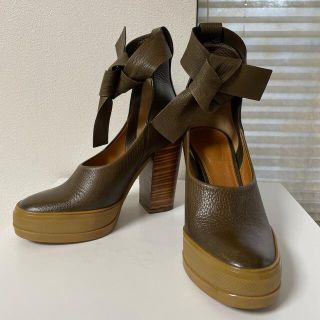 クロエ(Chloe)のクロエ　カーキ色　本革　ハイヒールパンプス(ハイヒール/パンプス)