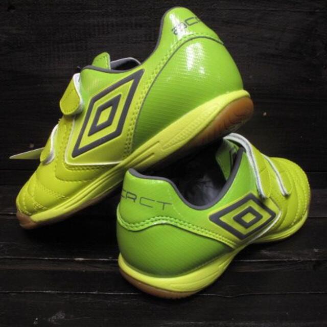 UMBRO(アンブロ)の新品　アンブロ　19.0㎝ キッズ/ベビー/マタニティのキッズ靴/シューズ(15cm~)(スニーカー)の商品写真