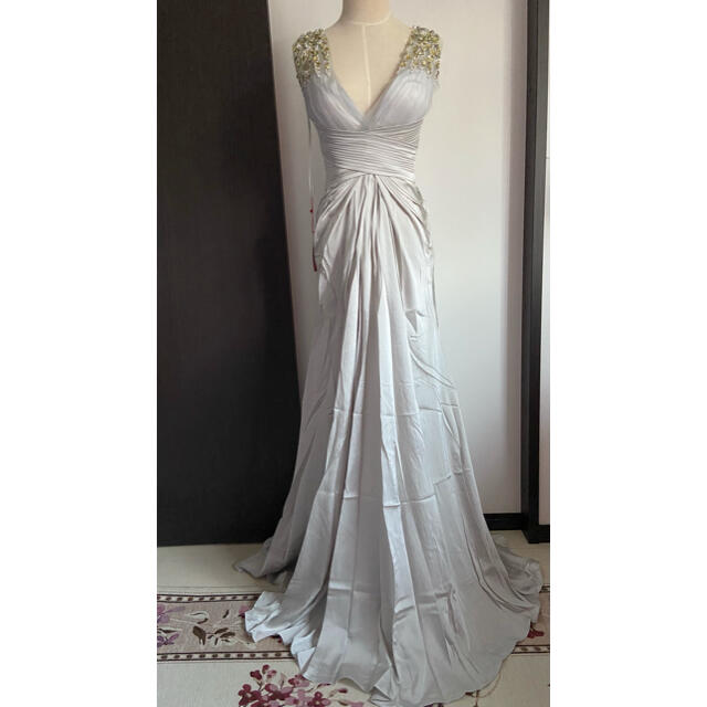 新品♥coniefox パーティーロングドレス シルバー系 レディースのフォーマル/ドレス(ロングドレス)の商品写真