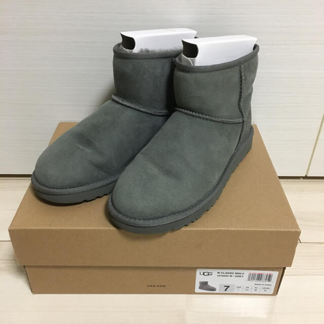 UGG アグ ムートンブーツ　クラシックミニ2  ショートブーツ